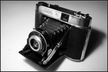 用臺燈簡單布光，在家為古董相機拍出專業寫真 提升銷售與技術服務的實用指南